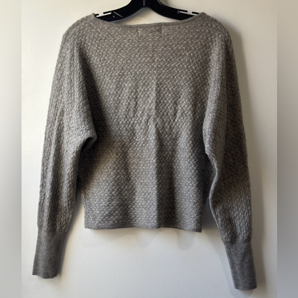 Bloomingdale's Gray Crew Neck Sweater with Knitted Texture - Picture 2 of 7